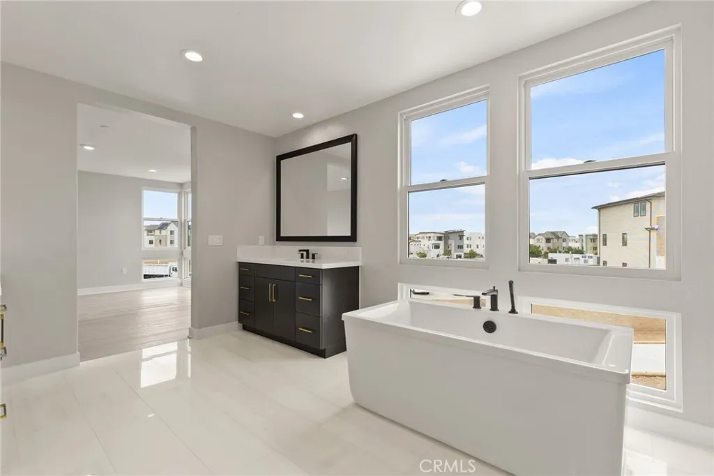 204 Stage, Irvine, California 92618 home-pic-13